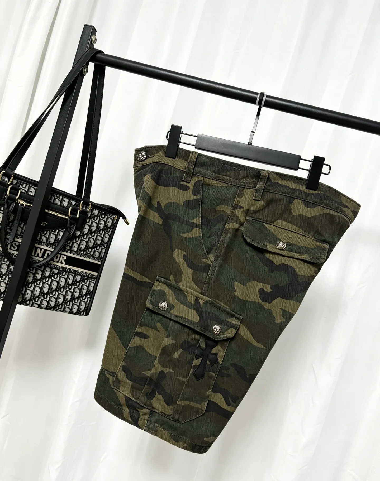 Chrome Hearts Chrome Hearts ， ， ， 、 。 Series， 、 ， ， Retro 。 ， ， ，Wear-Resistant ， 。 Black ， ， ， 。 + ， ， ， Size S-XL